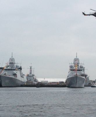 Luchtverdedigings- & Commandofregatten