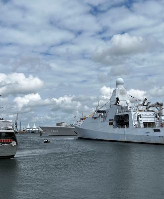 BNS Louise-Marie (F931), ex-Hr.Ms. Willem van der Zaan (F829), en Zr.Ms. Holland (P840)